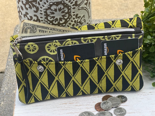 Minimalist Wallet Pattern - Full Size Green & Black Geometric Print