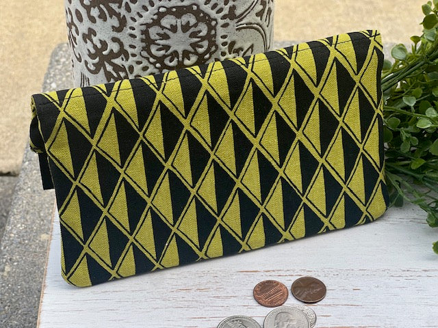 Minimalist Wallet Pattern - Full Size Green & Black Geometric Print