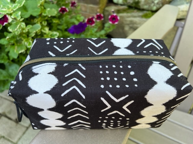 Dopp Kit - Black and Off White Graphic Print
